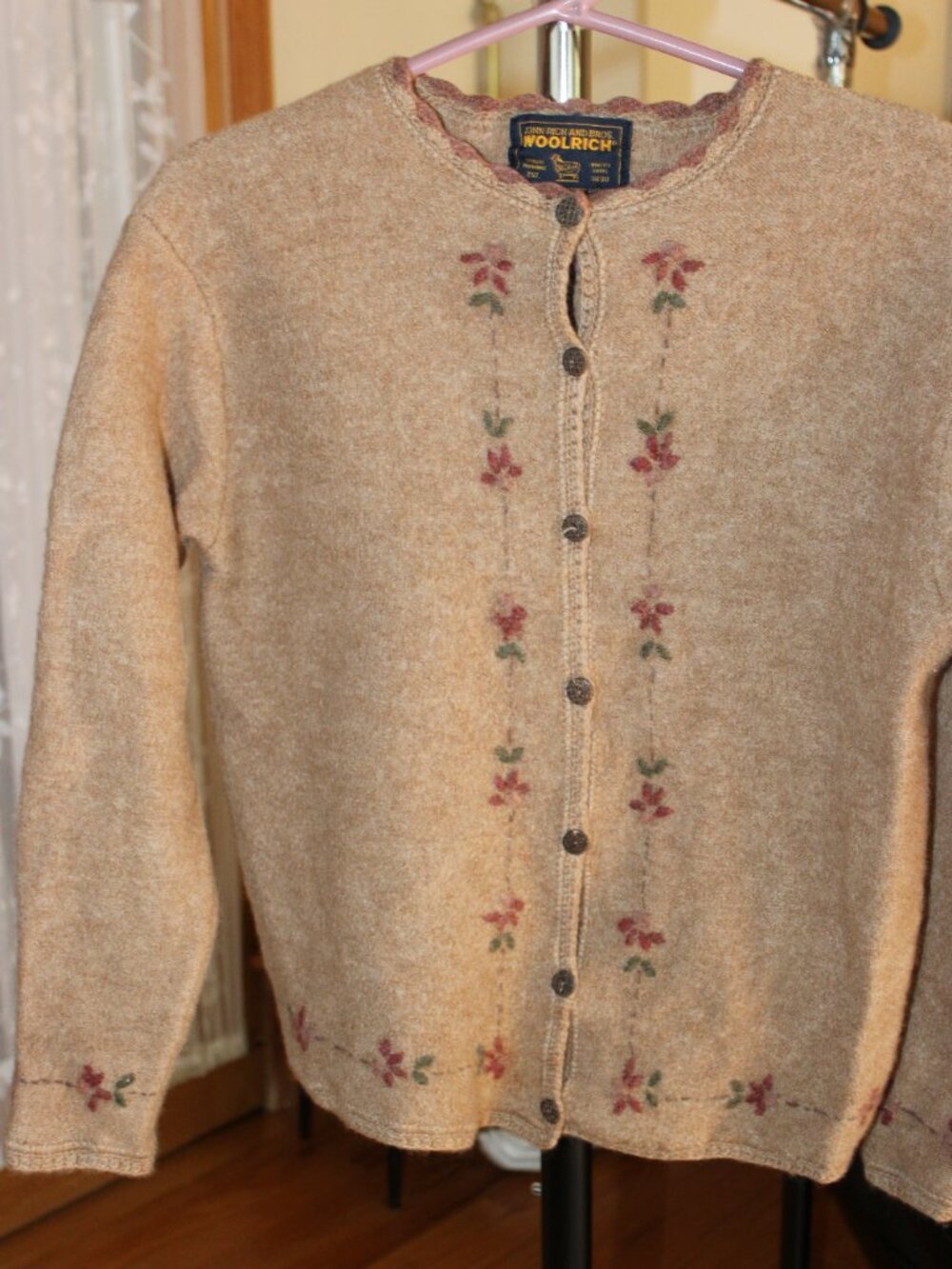 Woolrich Women Vintage Wool Sweater Brown W/ Flowers SZ S Tight knit Button